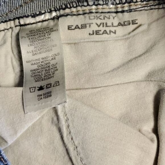 DKNY Jeans East Village Embroidered Sz. 2 Blue Jeans w Pockets - Picture 7 of 12